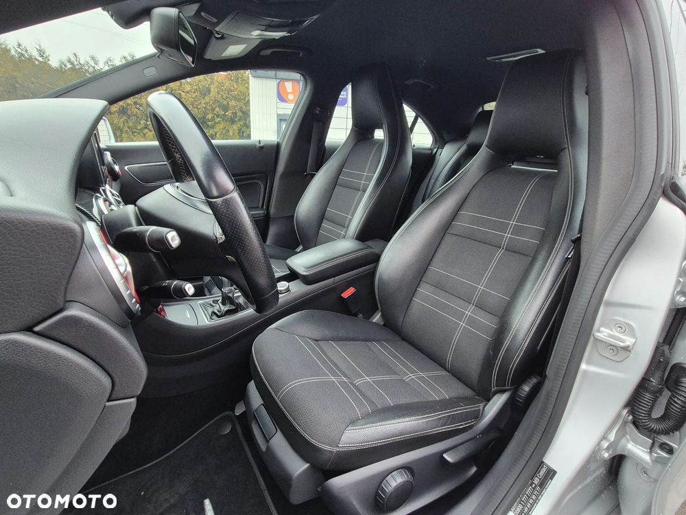 Mercedes-Benz CLA 180 AMG Line - 25