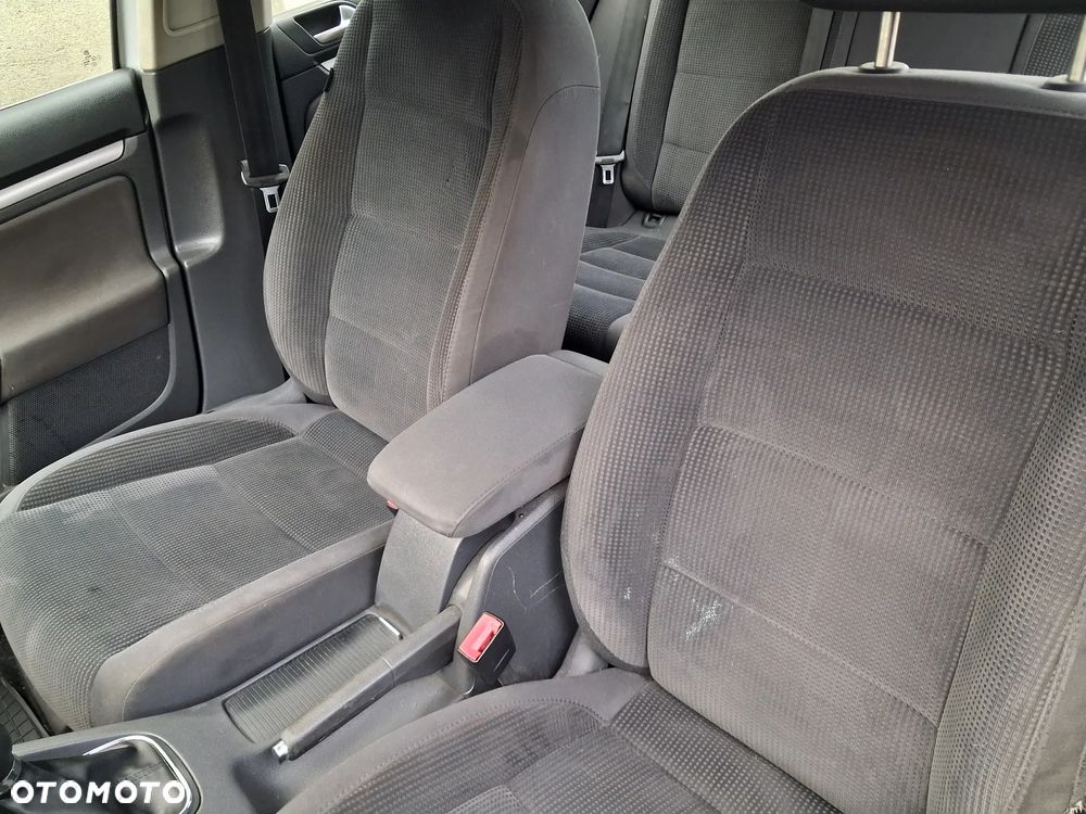 Volkswagen Jetta 1.9 TDI DPF Trendline BlueMotion - 9