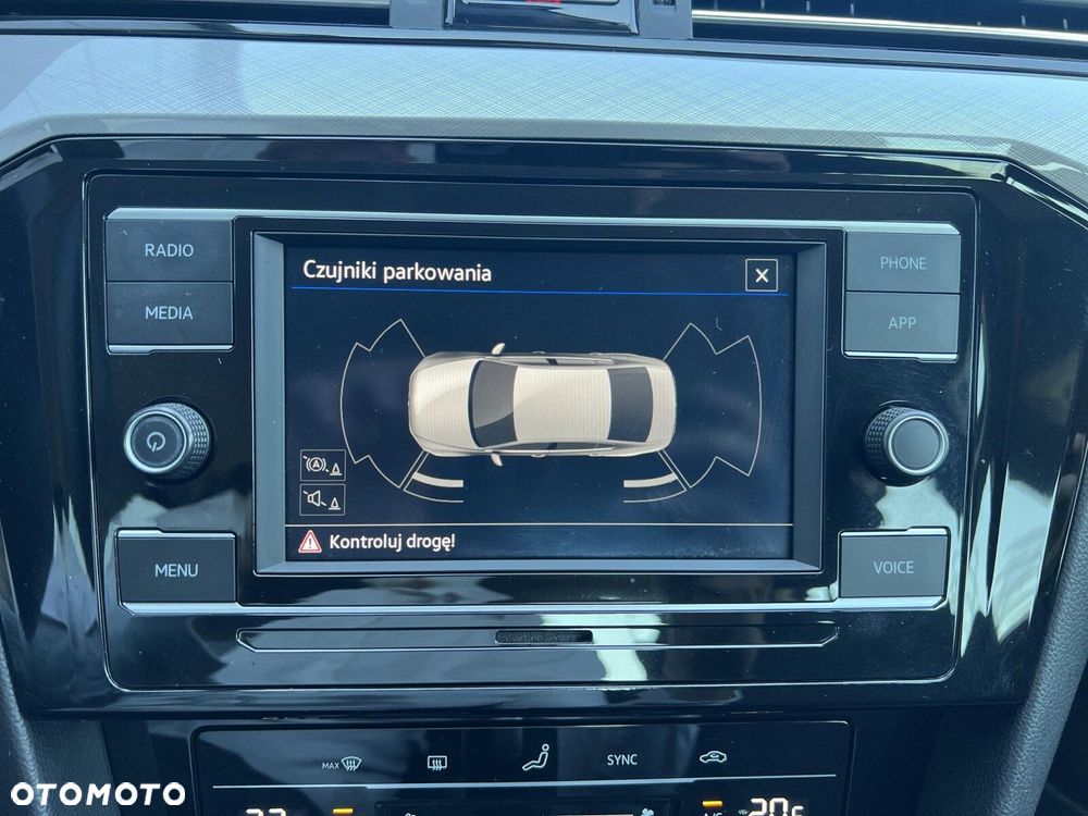 Volkswagen Passat - 25