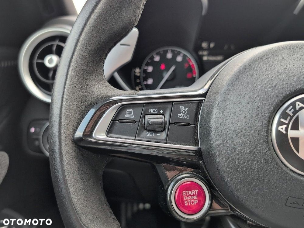 Alfa Romeo Giulia 2.9 Bi Turbo V6 Quadrifoglio - 19