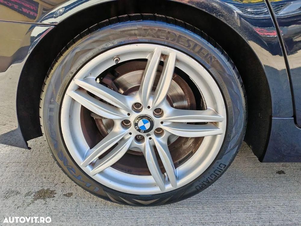 BMW Seria 5 520i Sport-Aut. - 11