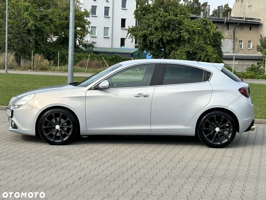 Alfa Romeo Giulietta 2.0 JTDM Distinctive - 8