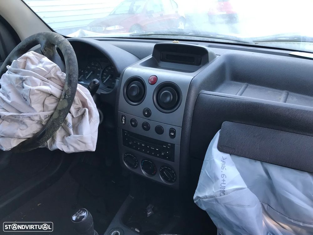 Peugeot Partner 1.6 HDI 2009 - Para Peças - 9