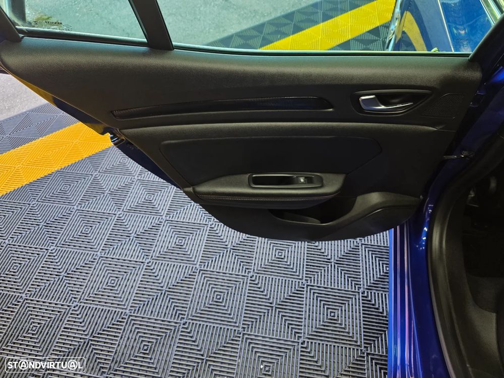 Renault Mégane 1.6 Plug-In R.S. Line - 21