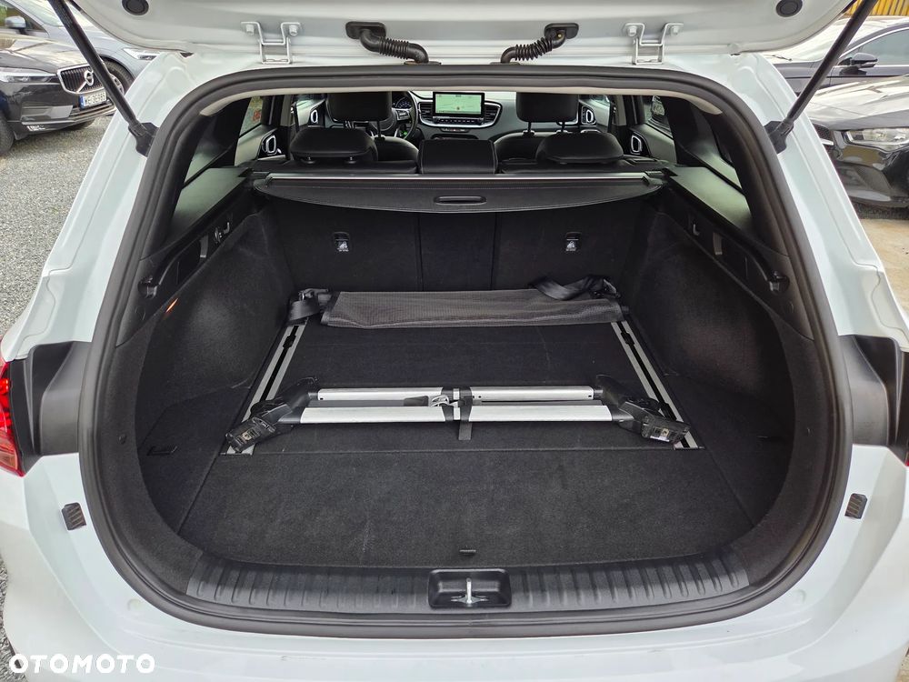 Kia Ceed 1.5 T-GDI L Business Line Plus DCT - 11