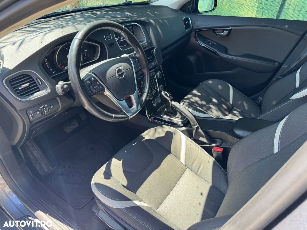 Volvo V40 D3 Geartronic Momentum - 6