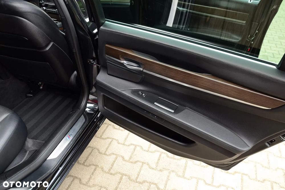 BMW Seria 7 750Ld xDrive - 30