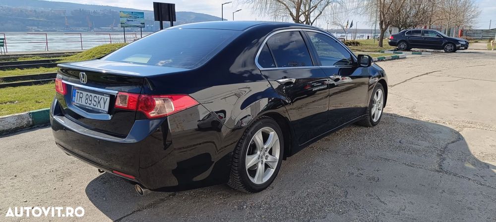 Honda Accord 2.0i MT Executive - 11