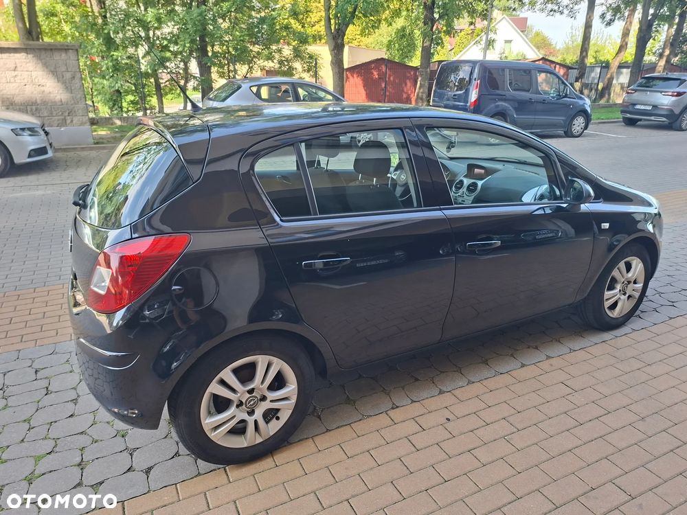 Opel Corsa 1.4 16V Edition - 9