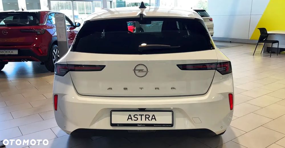 Opel Astra 1.2 T Business Edition S&S - 4