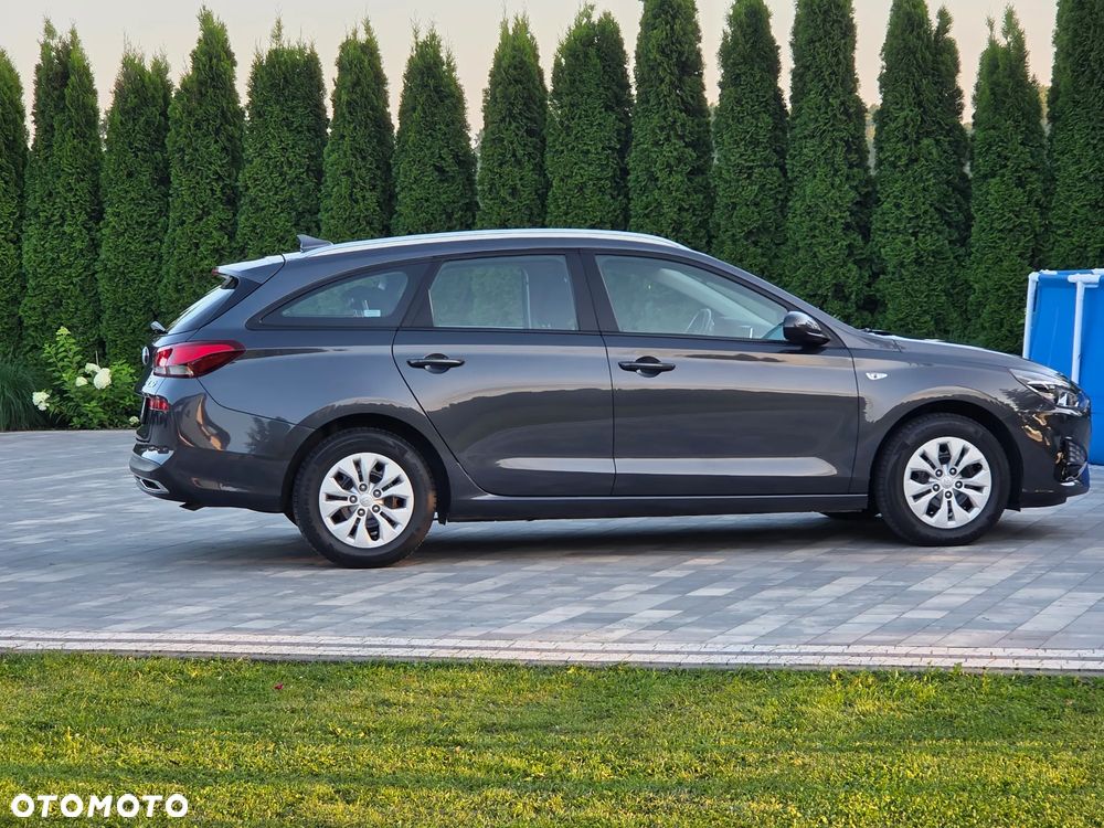 Hyundai i30 1.5 DPI Classic + - 29