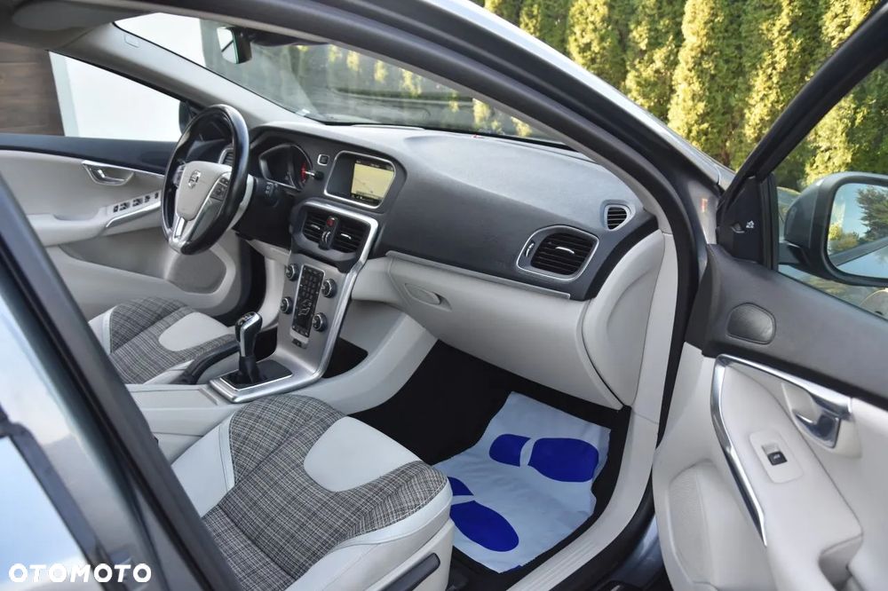 Volvo V40 D2 Drive-E Momentum - 18