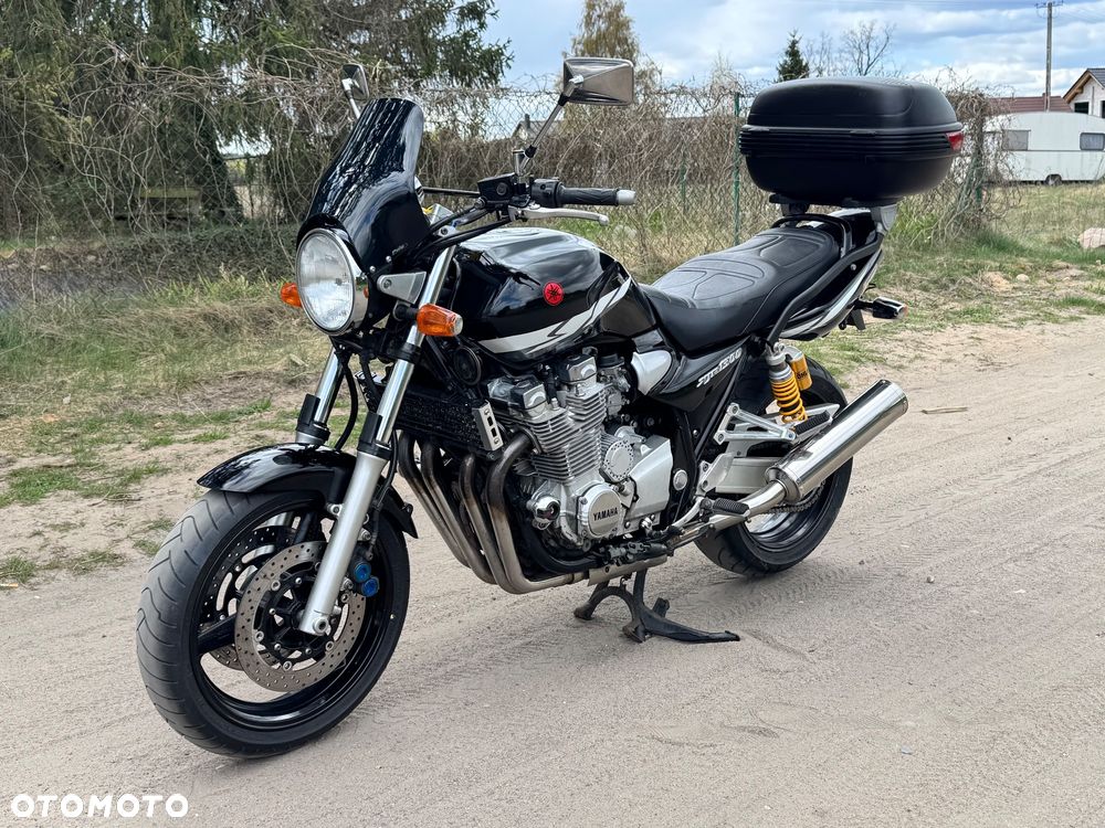 Yamaha XJR - 18