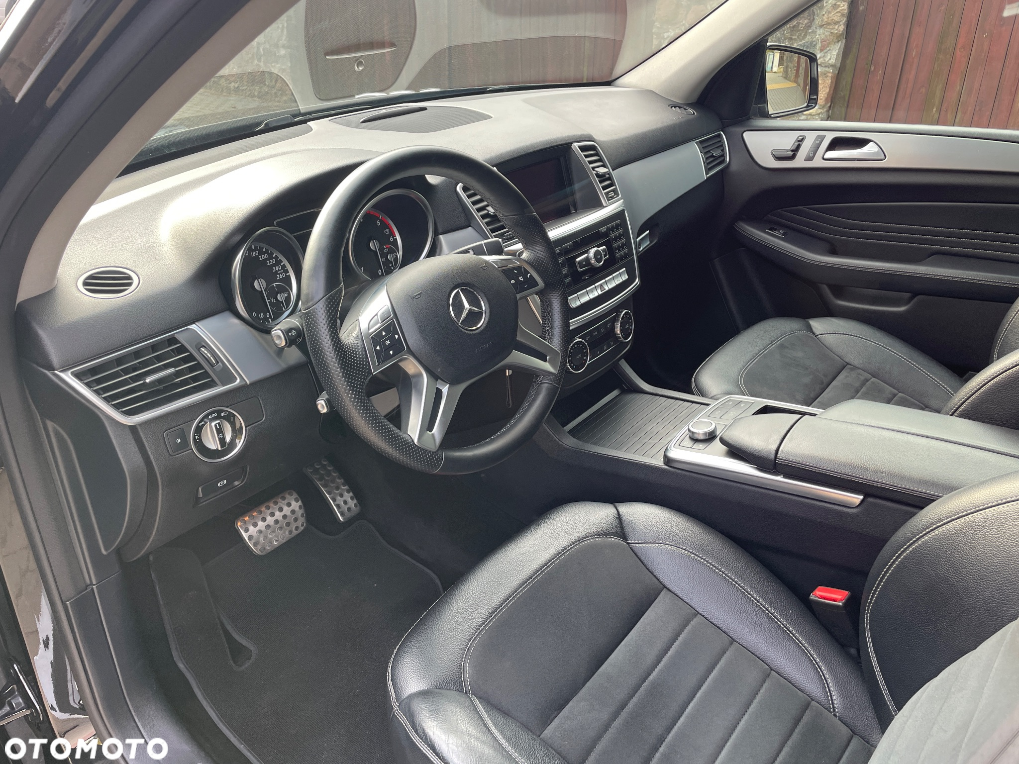 Mercedes-Benz ML 350 BlueTec 4-Matic - 8