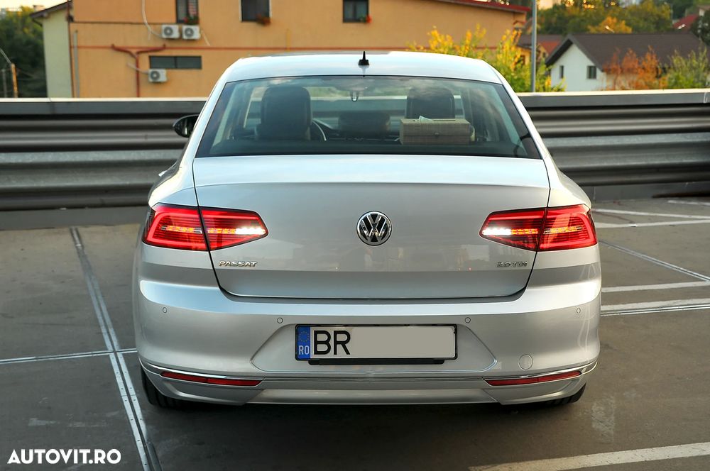 Volkswagen Passat 2.0 TDI DSG Highline - 11