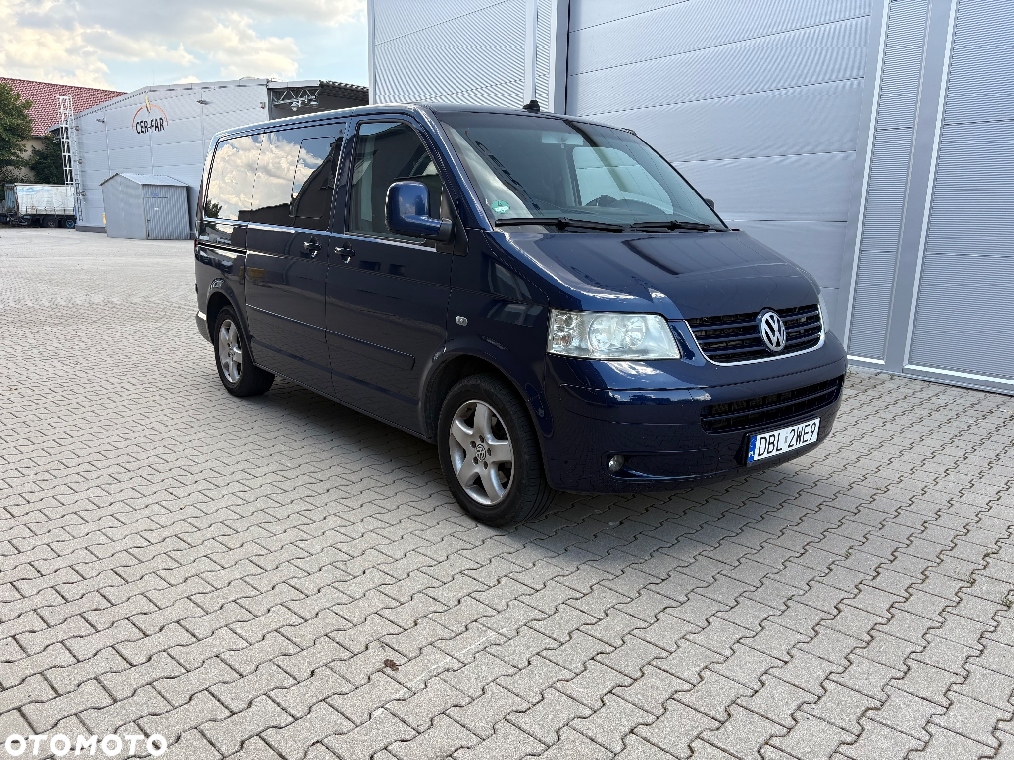 Volkswagen Multivan - 2