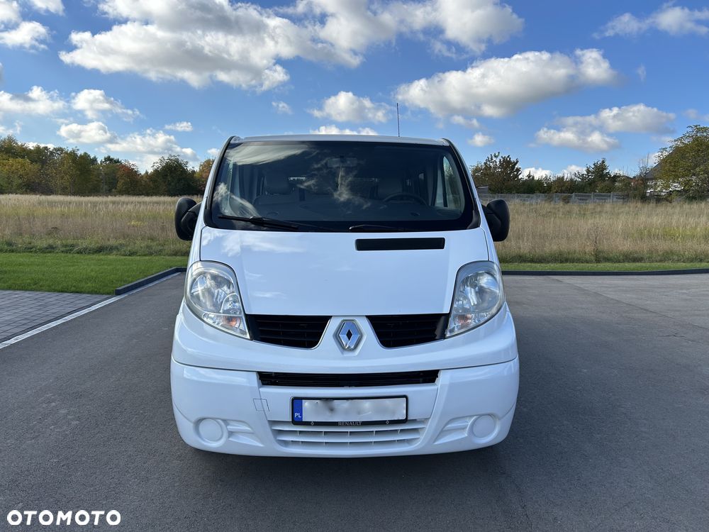 Renault Trafic 2013 photo 2