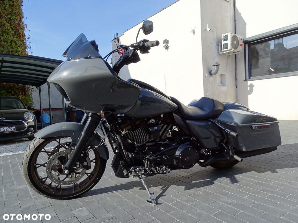 Harley-Davidson Touring Road Glide - 3