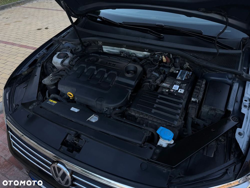 Volkswagen Passat 2.0 TDI (BlueMotion Technology) Highline - 31