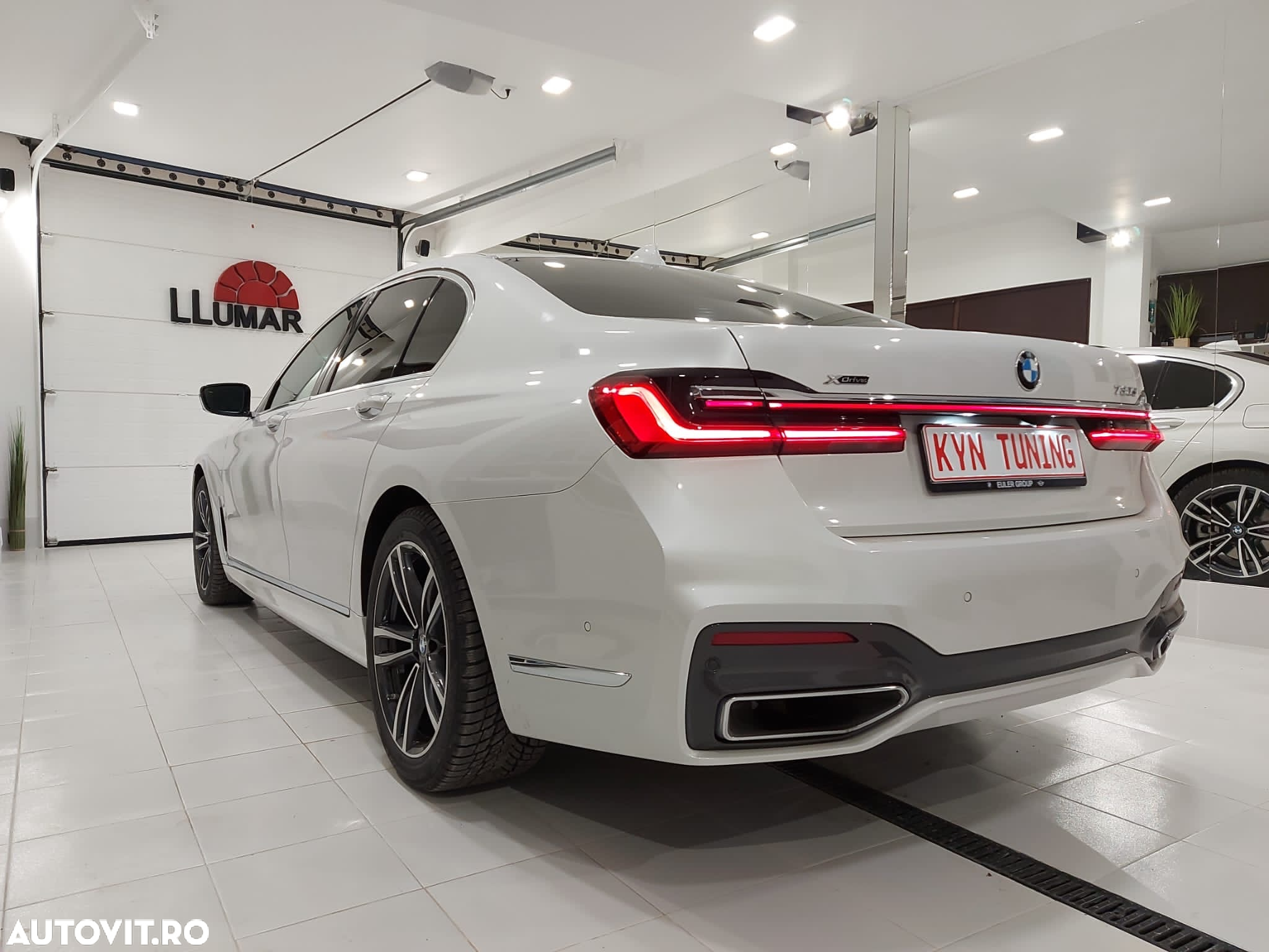 BMW Seria 7 730d xDrive MHEV - 9