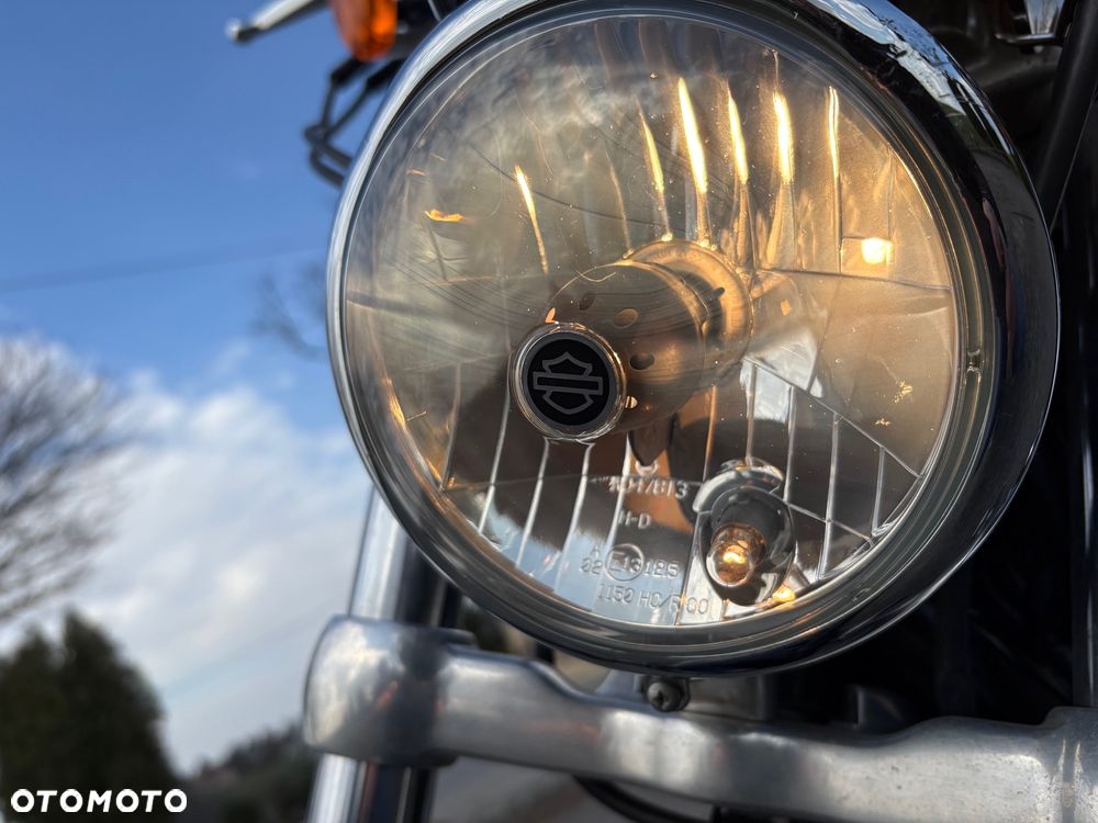 Harley-Davidson Sportster Custom 1200C - 12