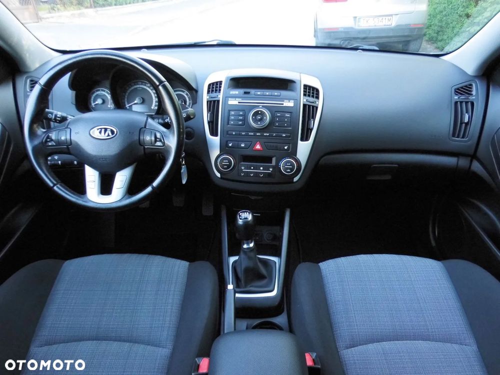 Kia ProCeed - 8
