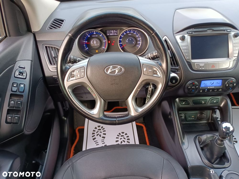 Hyundai ix35 1.7 CRDi 2WD blue Finale Gold - 21