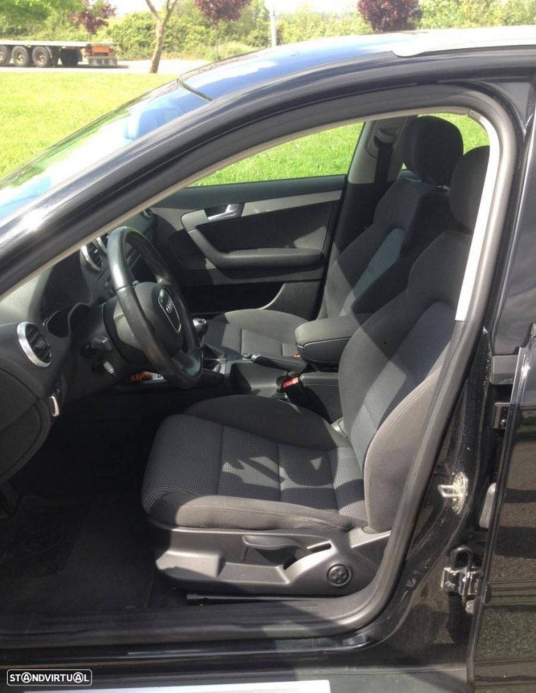 Audi A3 Sportback 1.6 TDI S line Sport Pack - 6