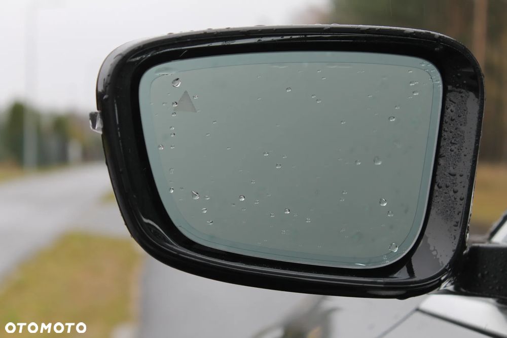 BMW Seria 3 330i - 12