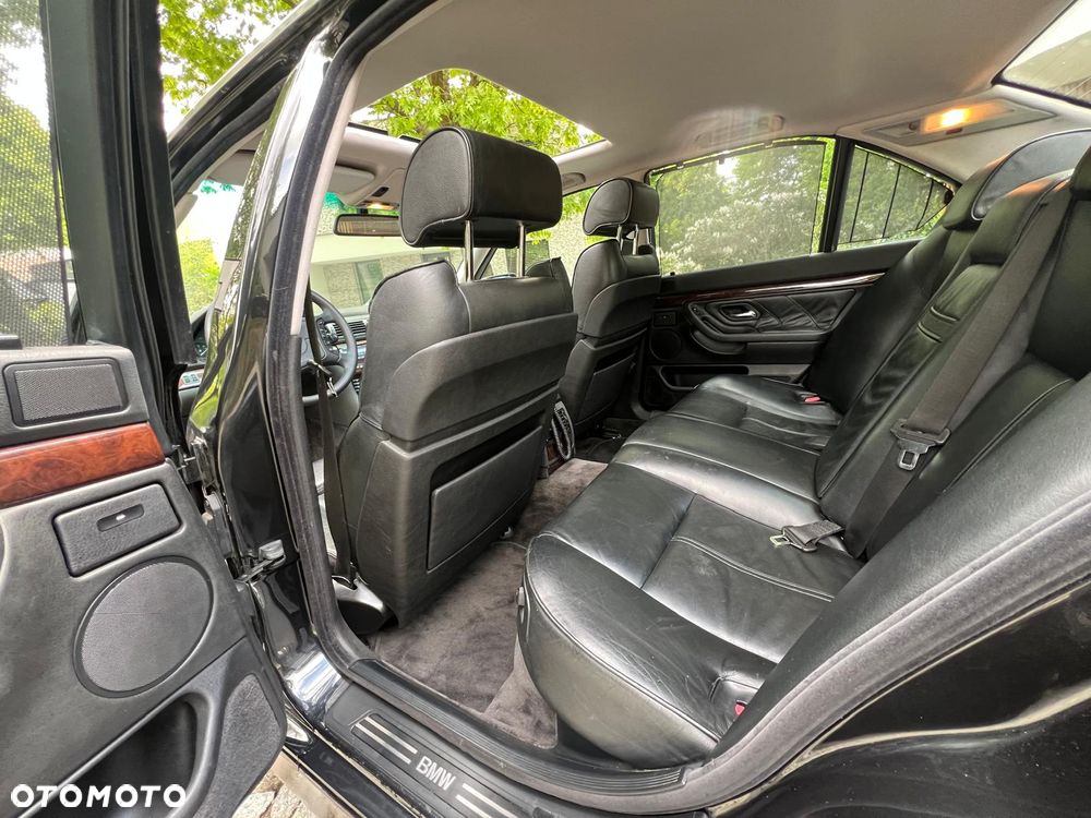 BMW Seria 7 740i V8 - 10