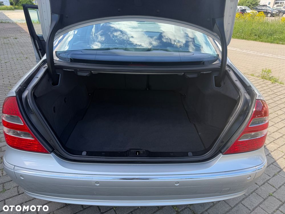 Mercedes-Benz Klasa E 320 Avantgarde - 17