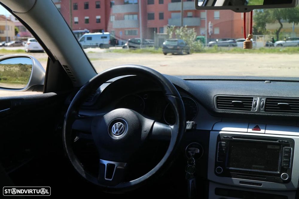 VW Passat Variant 2.0 TDi Confortline BM - 9