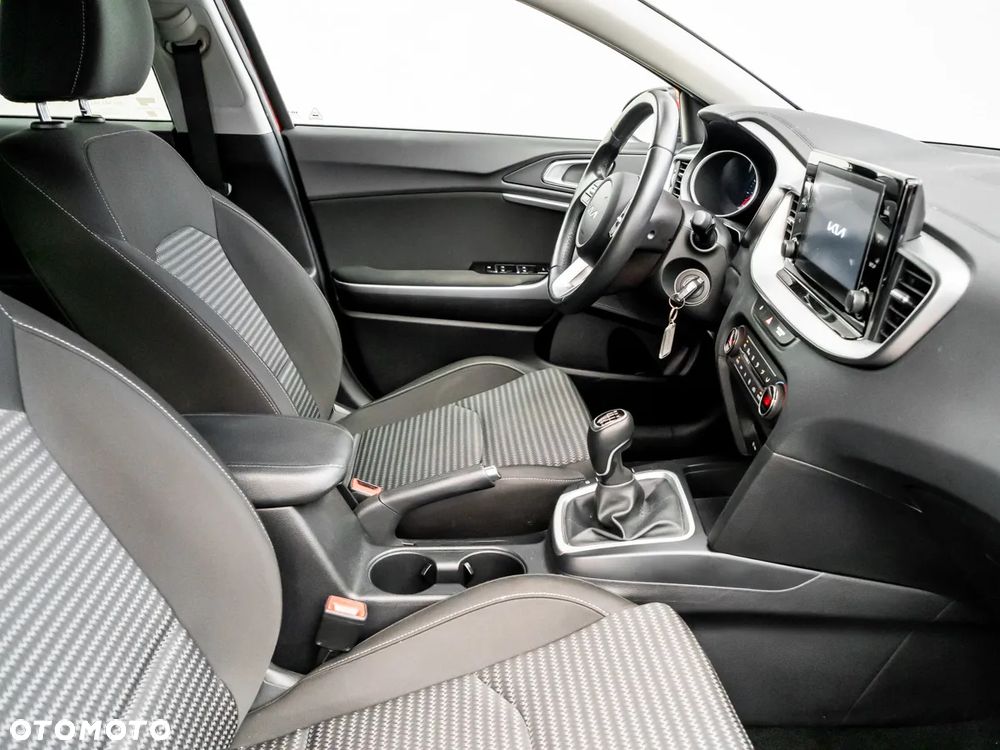 Kia XCeed 1.5 T-GDI M - 22
