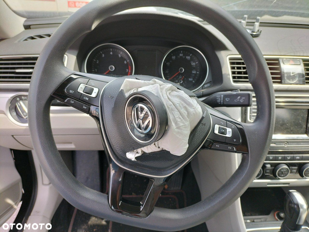 Volkswagen Passat - 17