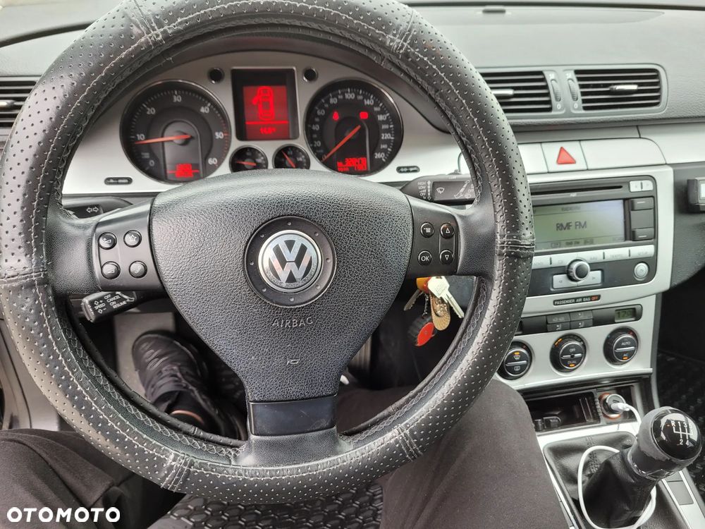 Volkswagen Passat - 8