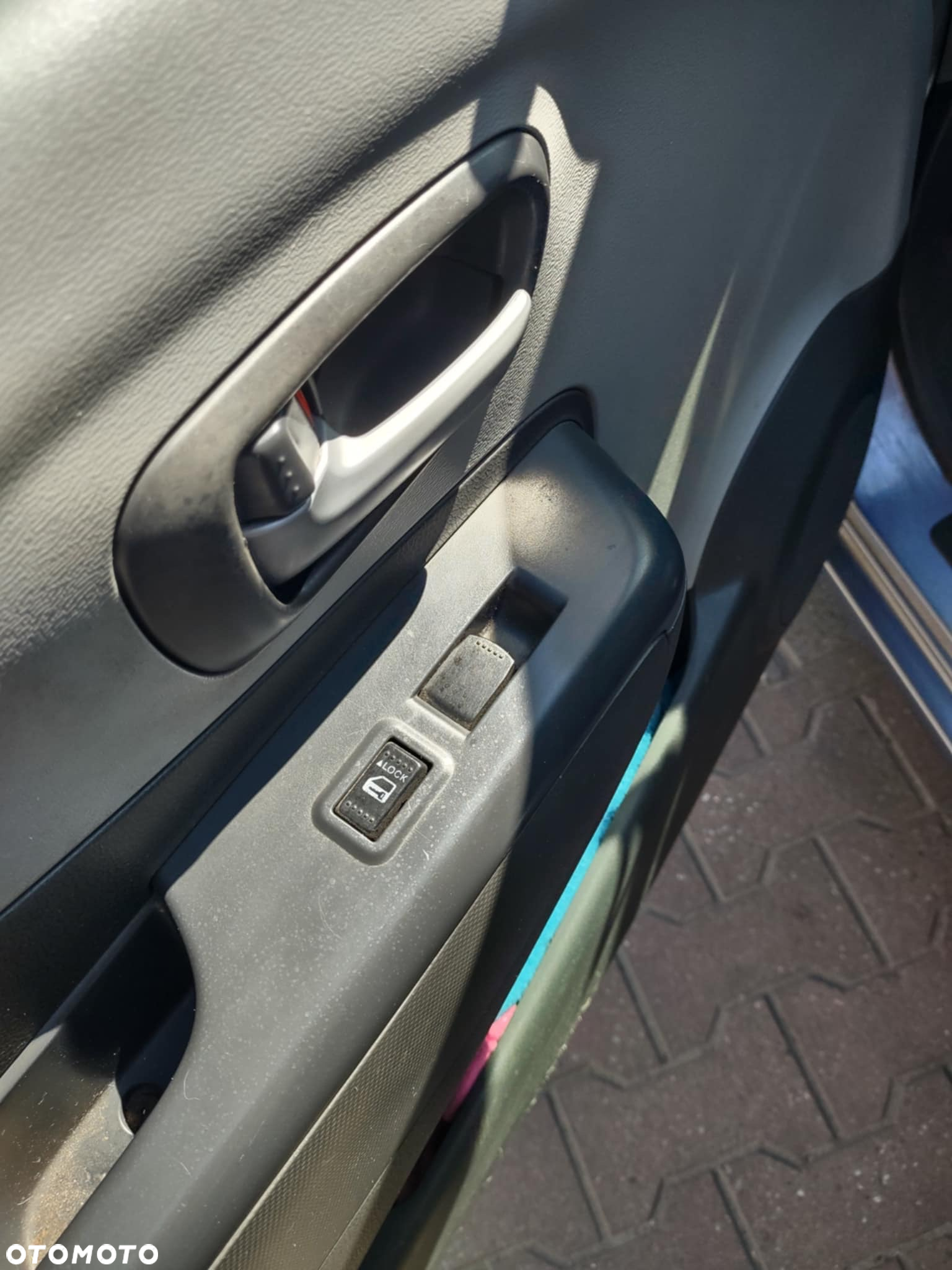 Nissan Pixo 1.0 Visia - 11
