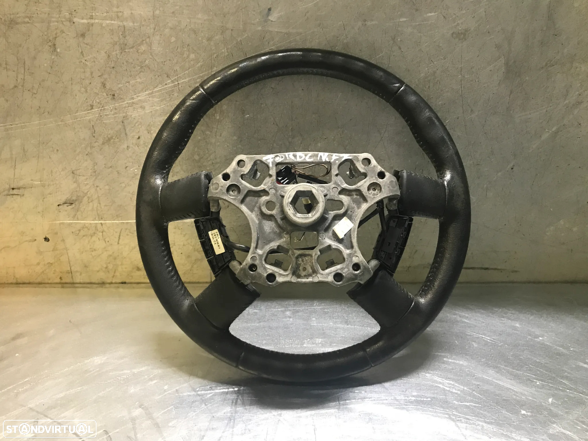VOLANTE EM PELE MULTIFUNÇÕES FORD C-MAX - 2