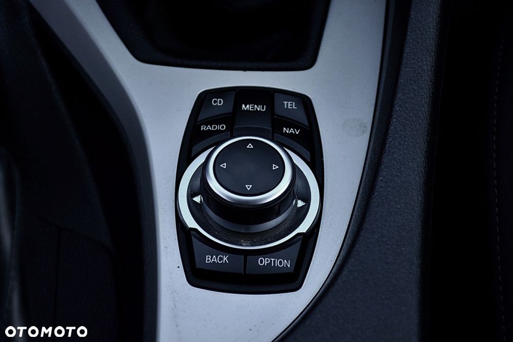 BMW X1 sDrive18d xLine - 23
