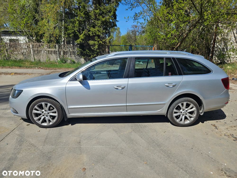 Skoda Superb 2.0 TDI Ambition DSG - 2