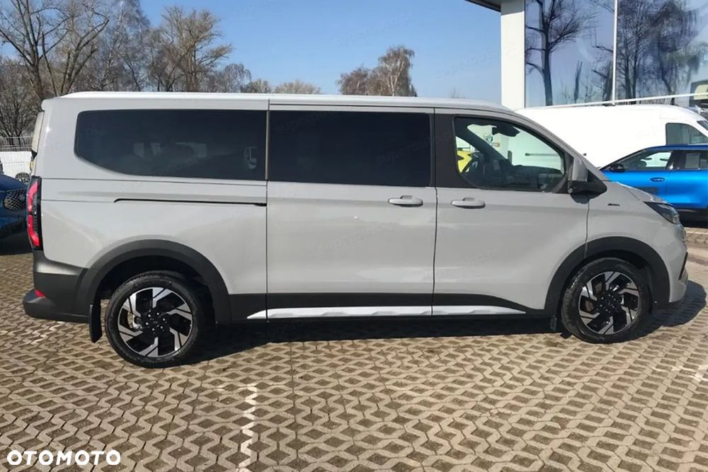 Ford Tourneo Custom - 5
