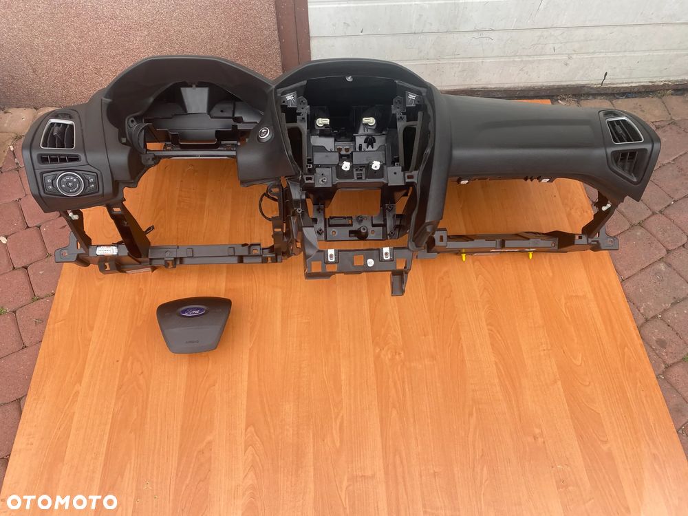 DESKA KONSOLA KOKPIT PODUSZKA FORD FOCUS MK3 FL LIFT - 1