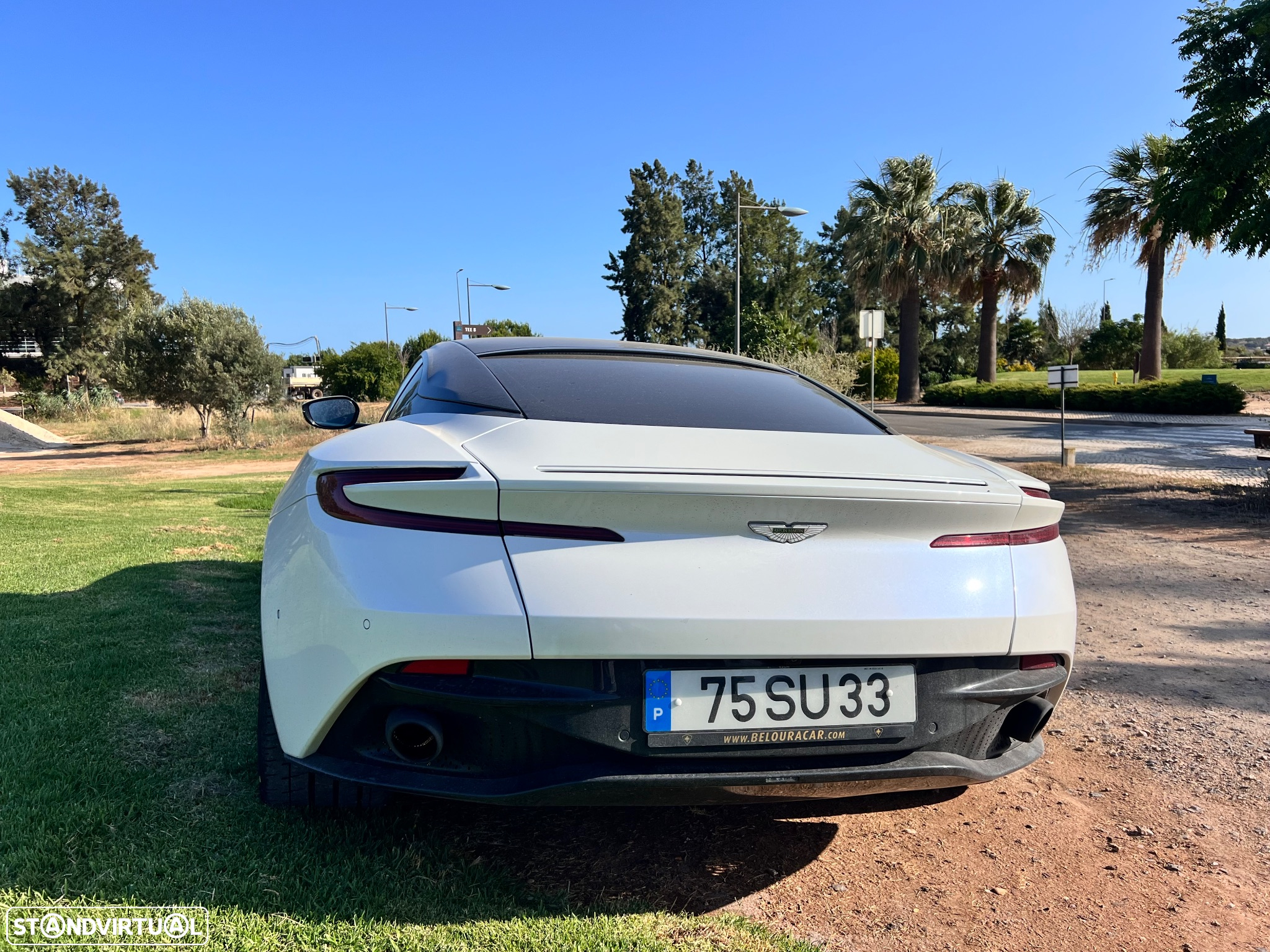 Aston Martin DB11 Volante - 5