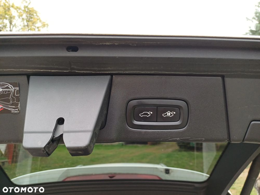 Volvo V90 D5 AWD Geartronic Momentum Pro - 20