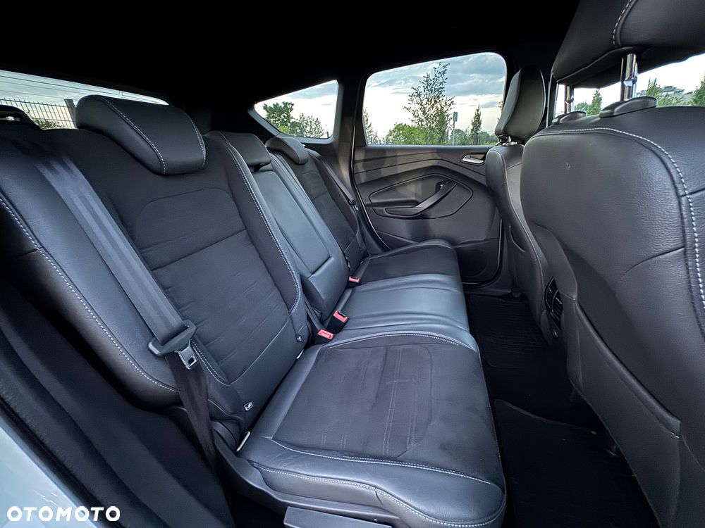 Ford Kuga 2.0 TDCi 4x4 ST-Line - 35