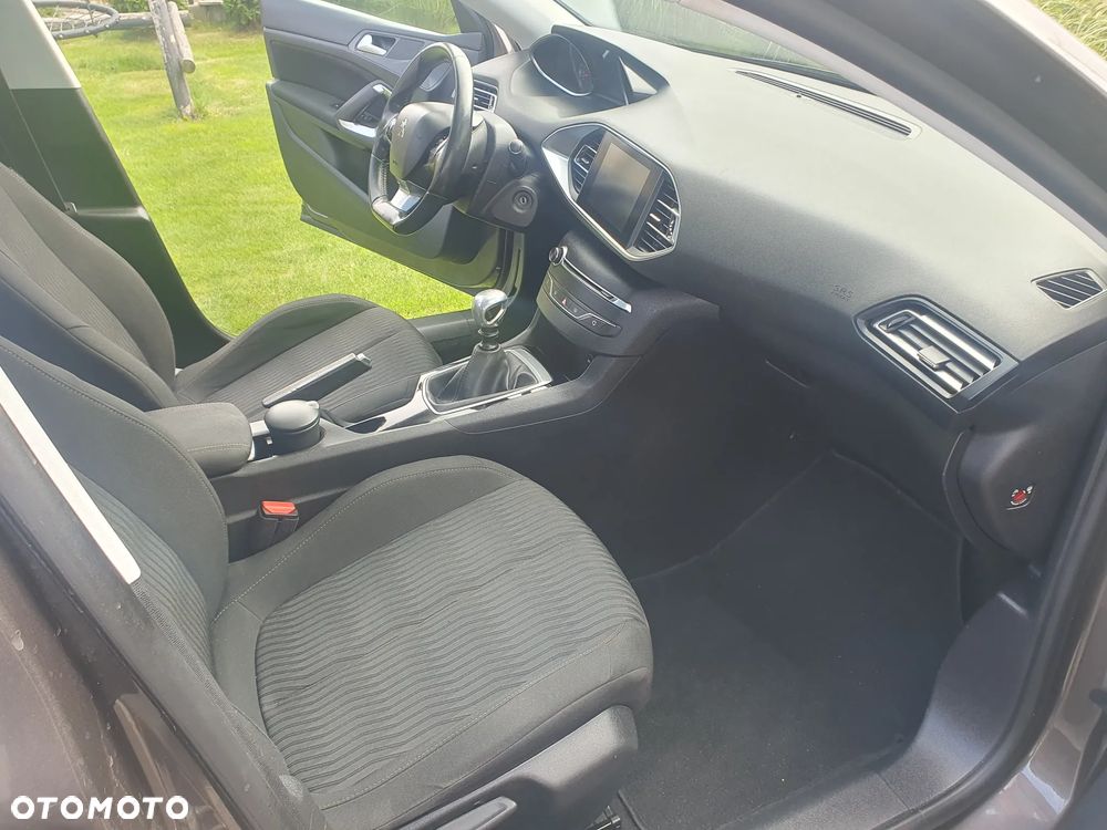 Peugeot 308 1.6 BlueHDi Allure S&S - 18