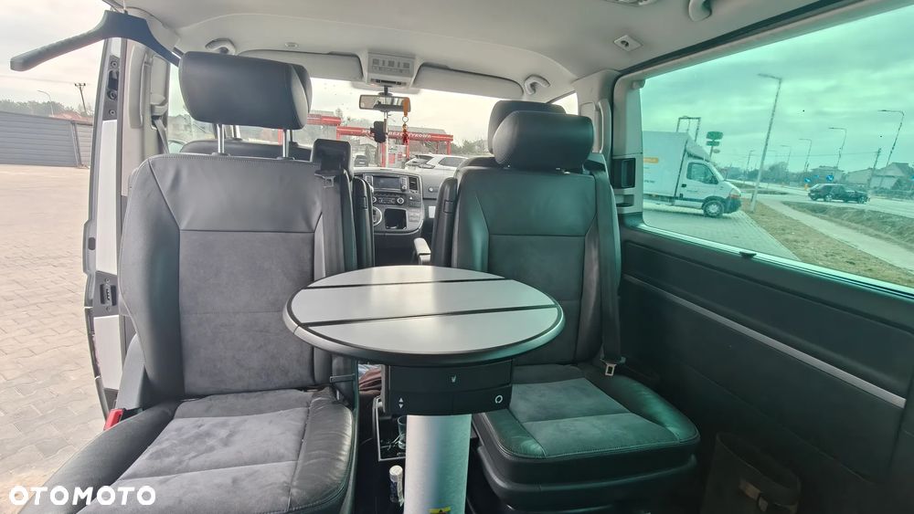 Volkswagen Multivan - 8