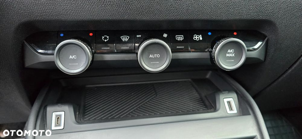 Citroën C4 BlueHDi 110 Stop&Start SHINE - 8