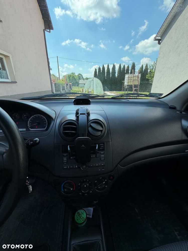 Chevrolet Aveo - 8