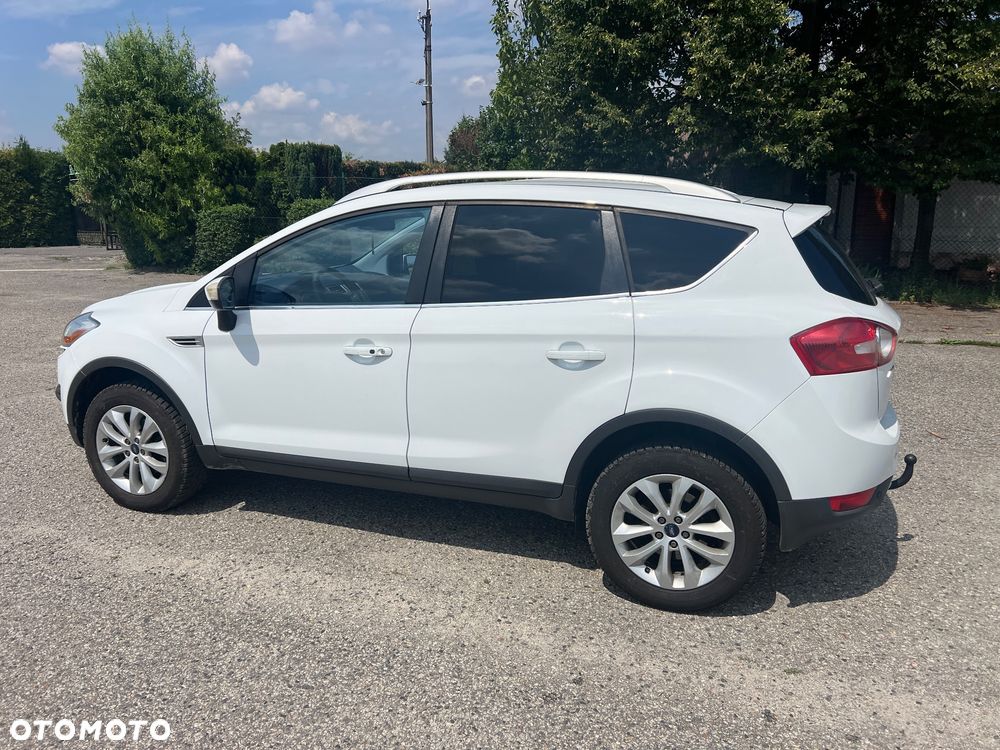Ford Kuga 2.0 TDCi 2x4 Titanium - 13