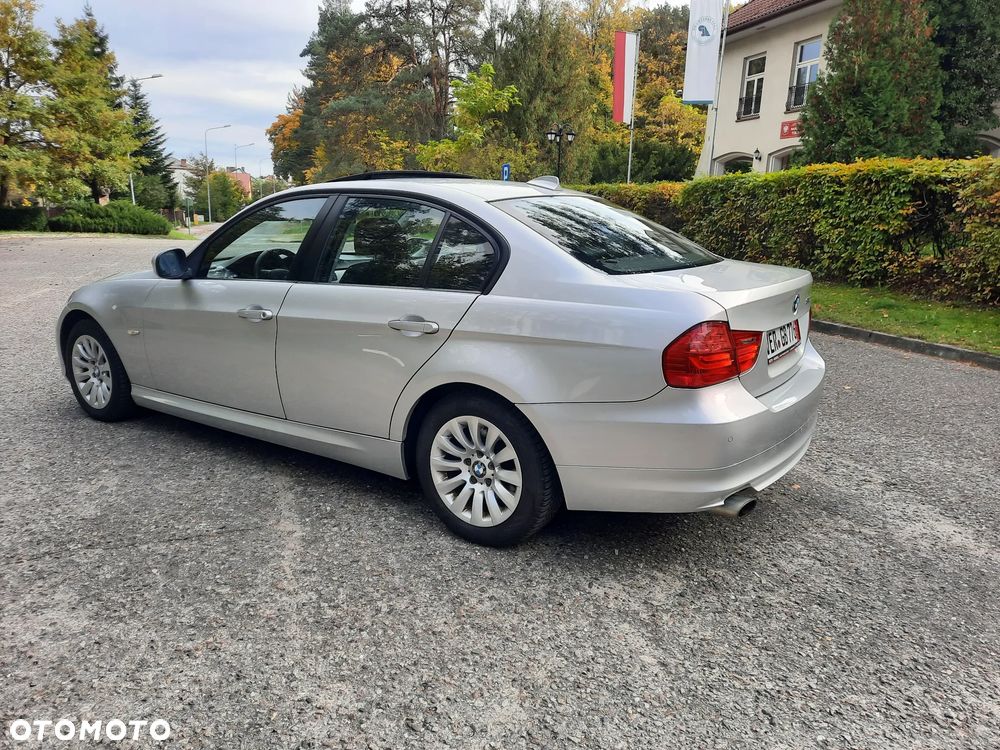 BMW Seria 3 320i Edition Exclusive - 17